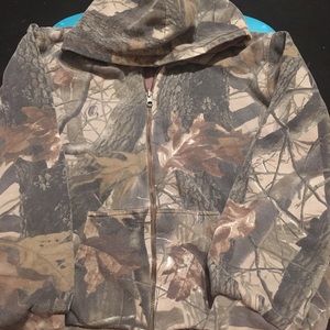 Outfitter camo hoodie size 18 boys